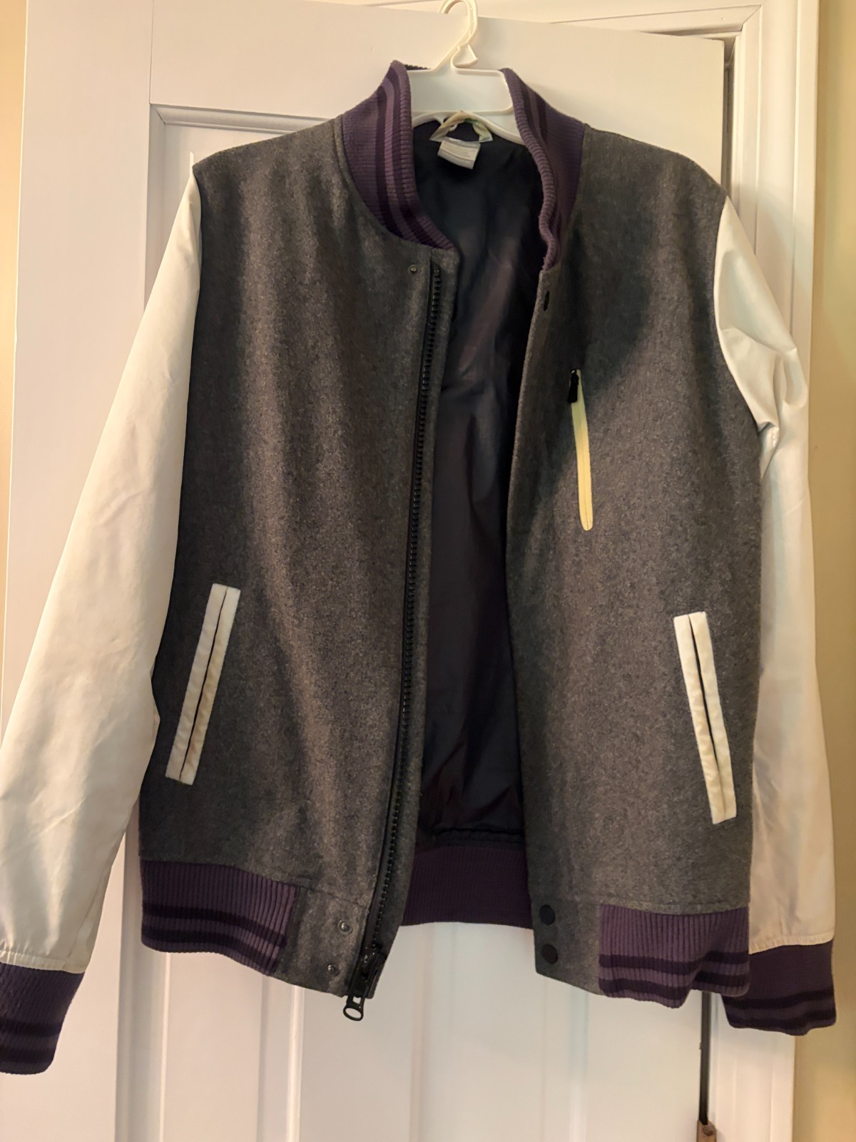 Nike Varsity Jacket Size Men\'s Small Gray, White wool/ lined sleeve Rare Nike Varsity Jacket Size Men\'s Small Gray, White wool/ lined sleeve Rare