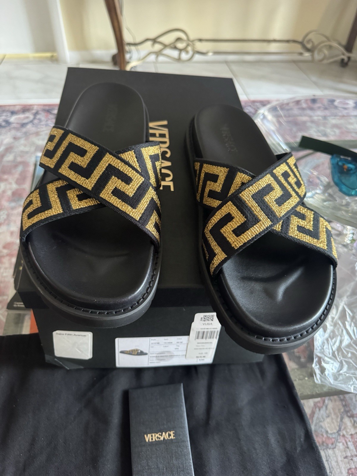 Unisex Authentic Versace Medusa Greca Logo Slide Blk/gold m(10)43 w(11.5)Italy Unisex Authentic Versace Medusa Greca Logo Slide Blk/gold m(10)43 w(11.5)Italy