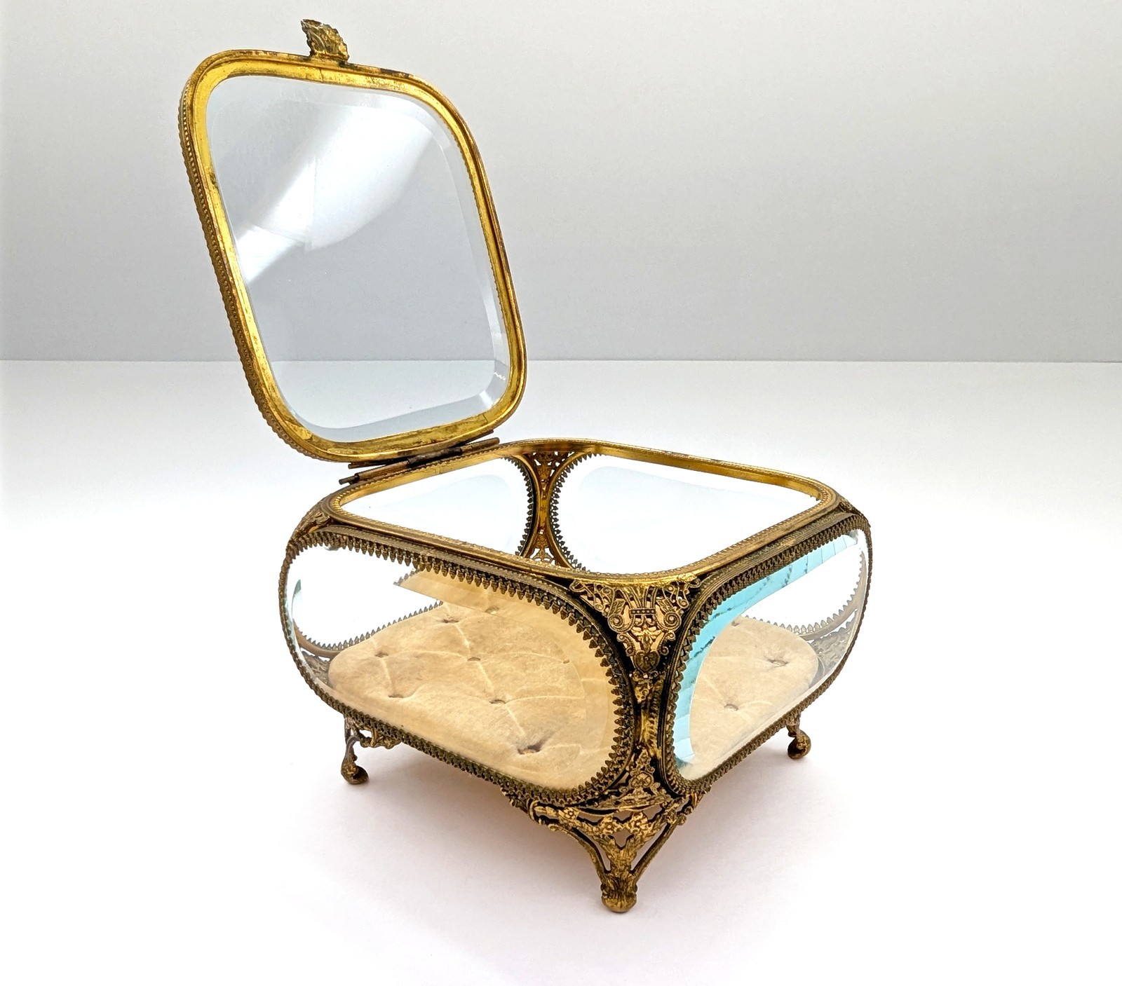 Antique Gilt Brass Vitrine Casket Jewelry Box French Bella Epoque Large 5 Antique Gilt Brass Vitrine Casket Jewelry Box French Bella Epoque Large 5
