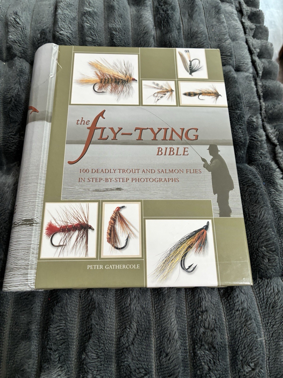 The Fly-Tying Bible: 100 Deadly Trout and Salmon Flies in Step-By-Step Photo... The Fly-Tying Bible: 100 Deadly Trout and Salmon Flies in Step-By-Step Photo...