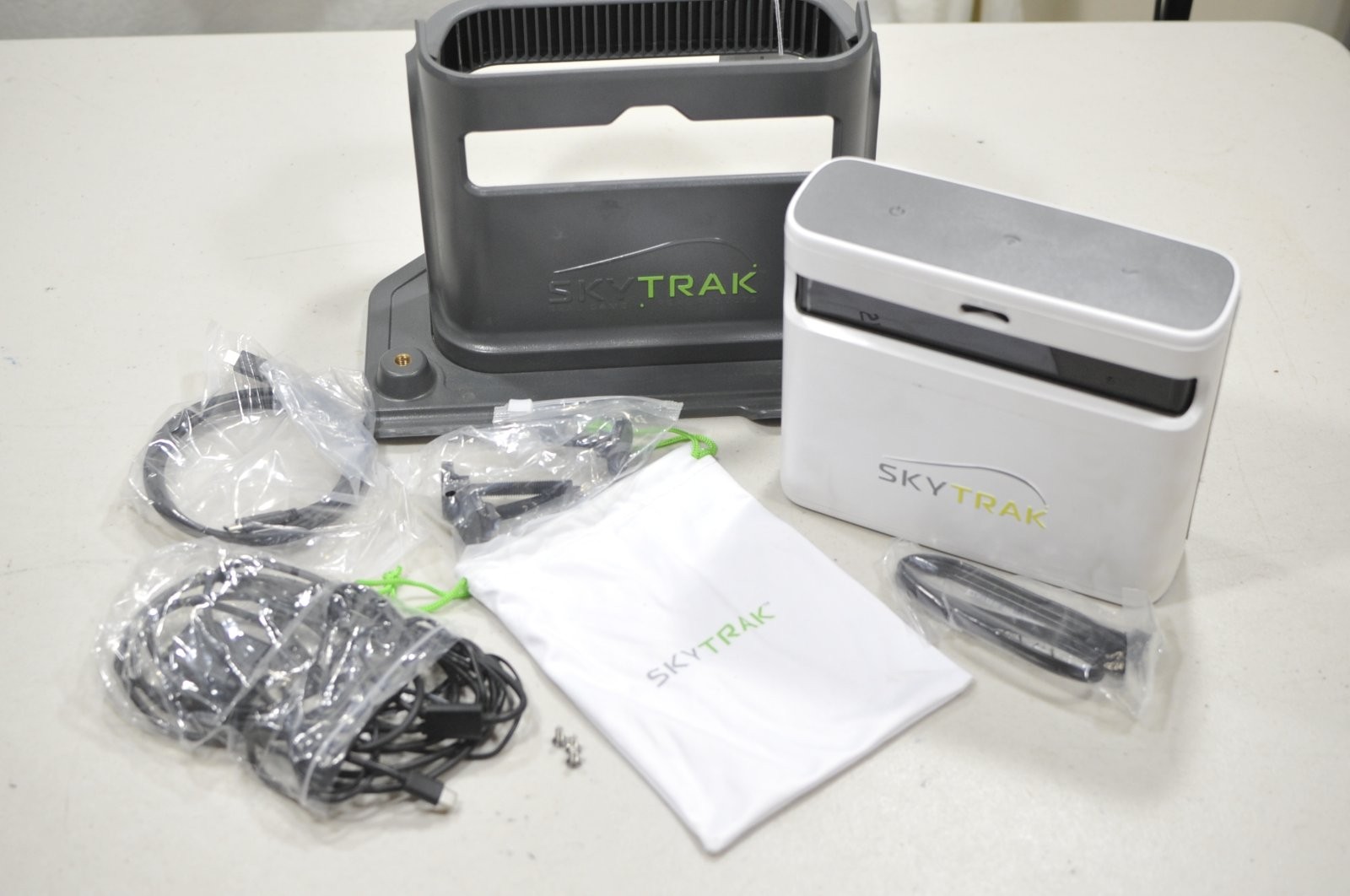 SkyGolf SkyTrak Plus ST+ Golf Simulator 2023 Launch Monitor with Case #228345