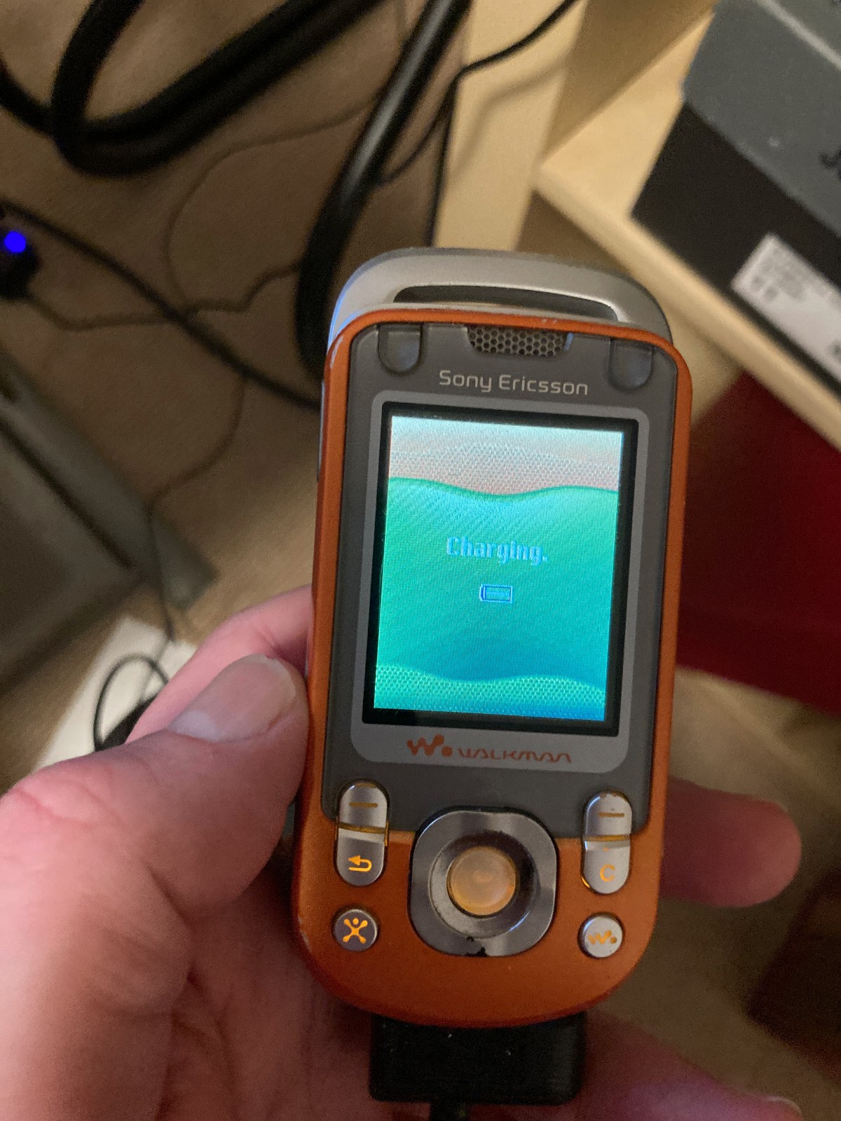 Sony Ericsson W600 Walkman Vintage cell phone, powers up and appears to work