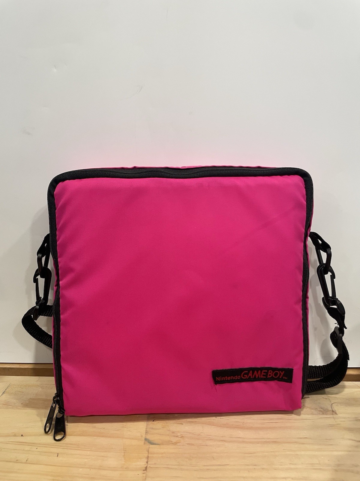 Rare PINK VTG Nintendo Game Boy DMG Carrying Case  Bag w/Strap Black