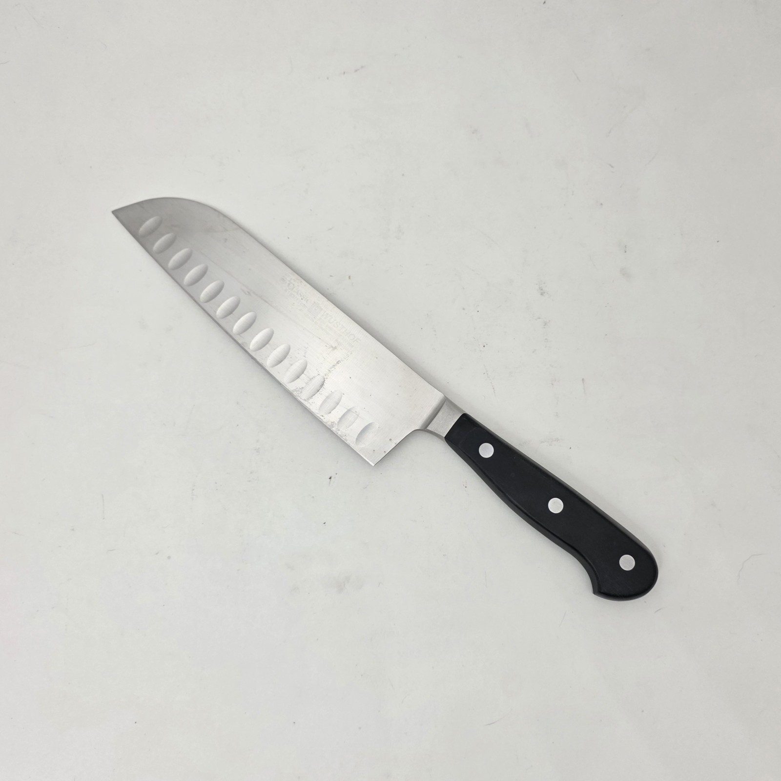 Wusthof Classic 4183 / 17 cm Santoku Knife 7” Blade Hollow Granton Edge Wusthof Classic 4183 / 17 cm Santoku Knife 7” Blade Hollow Granton Edge