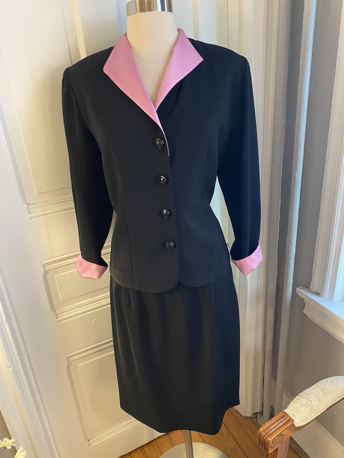 POSITIVE ATTITUDE BLACK & PINK SKIRT SUIT-SIZE12-BEAUTIFUL FEMININE STYLE POSITIVE ATTITUDE BLACK & PINK SKIRT SUIT-SIZE12-BEAUTIFUL FEMININE STYLE