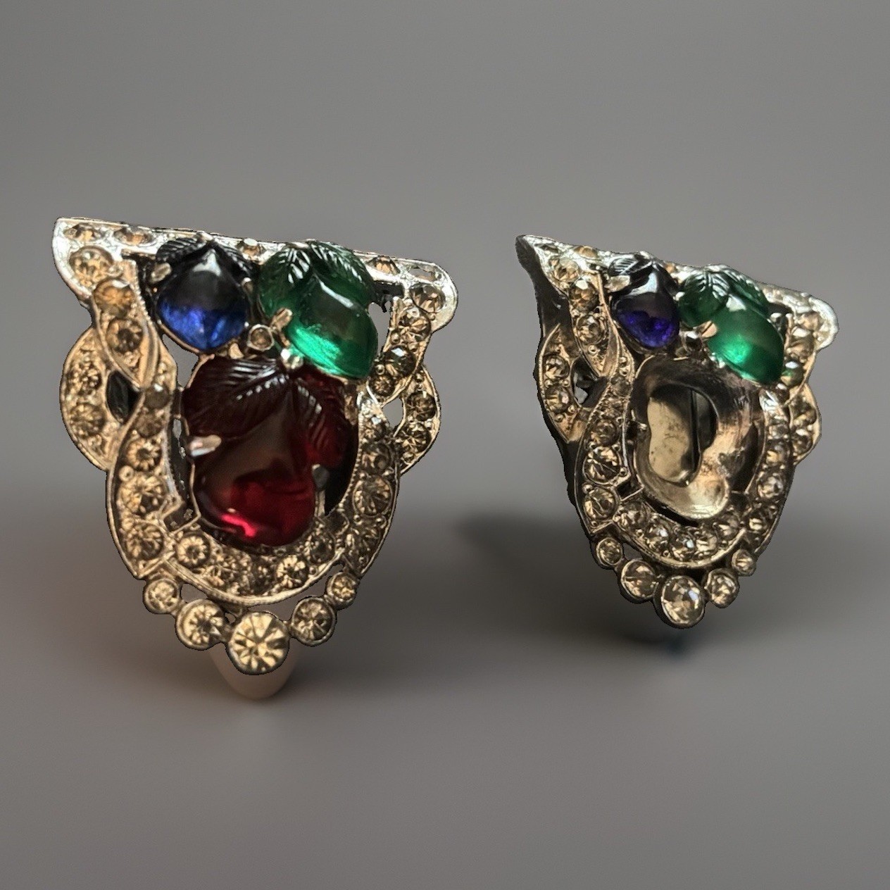 KTF Trifari 1930s Clip‑Mate Dress Clips Marked P060804 Glass & Rhinestone Pair