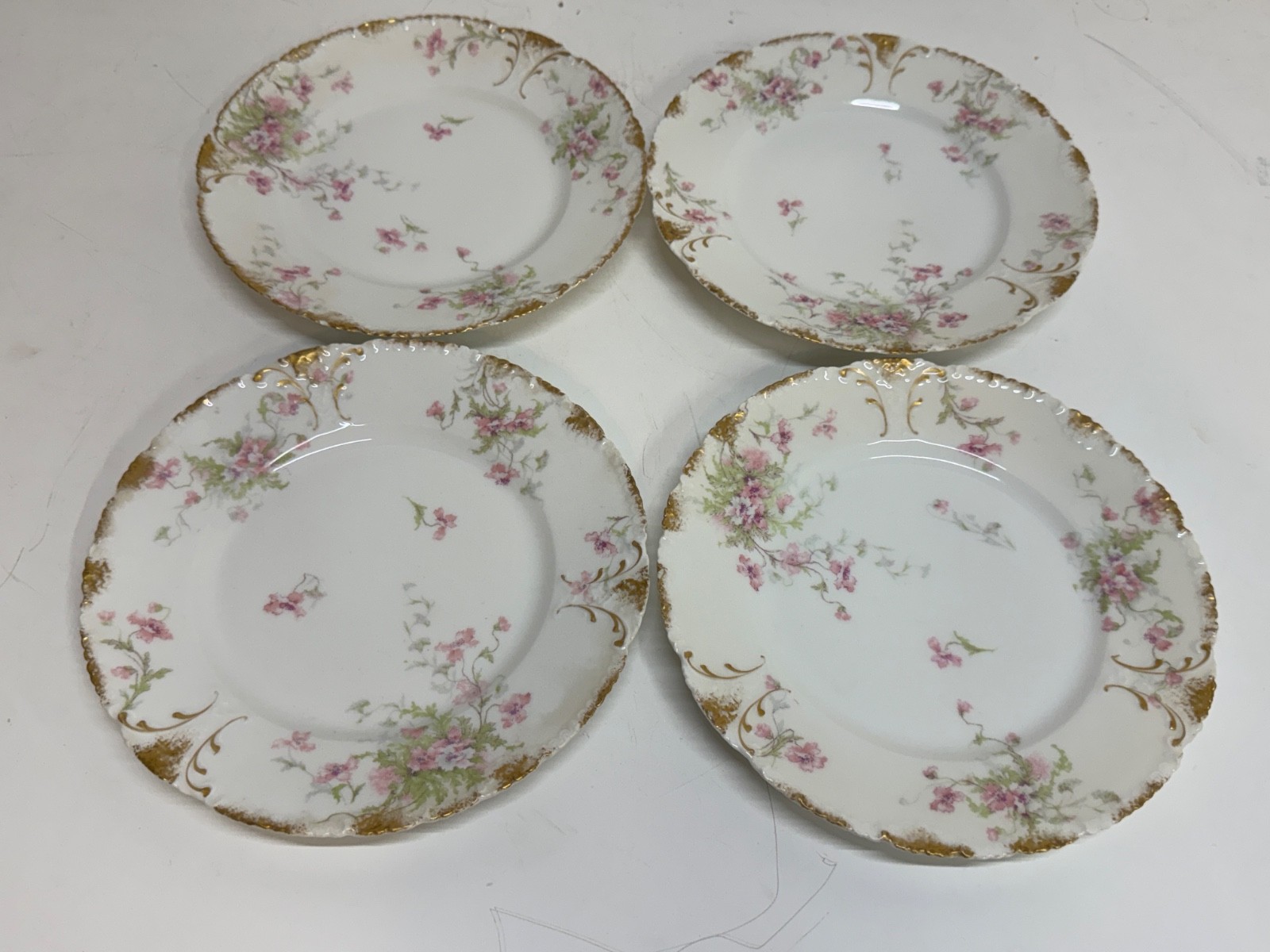 Antique Haviland Limoges Porcelain Set of 4 Plates w/ Pink Floral & Gold Trim Antique Haviland Limoges Porcelain Set of 4 Plates w/ Pink Floral & Gold Trim