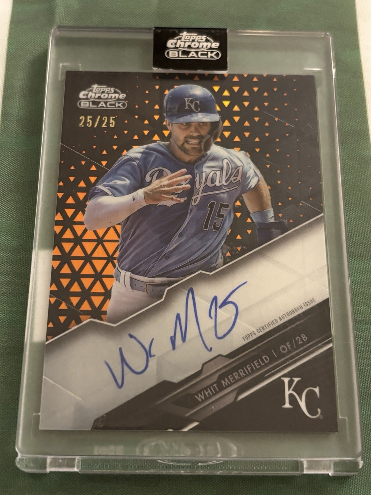 2020 Topps Chrome Black - Chrome Black Autographs Whit Merrifield #25/25 Orange 2020 Topps Chrome Black - Chrome Black Autographs Whit Merrifield #25/25 Orange