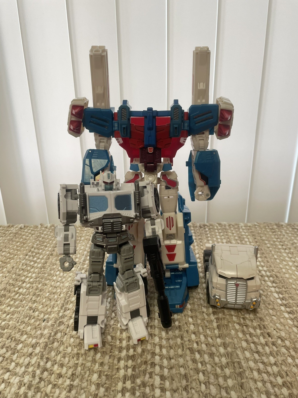 Transformers 3rd party Perfect Effect Core Magnus + Combiner Wars Ultra Magnus Transformers 3rd party Perfect Effect Core Magnus + Combiner Wars Ultra Magnus