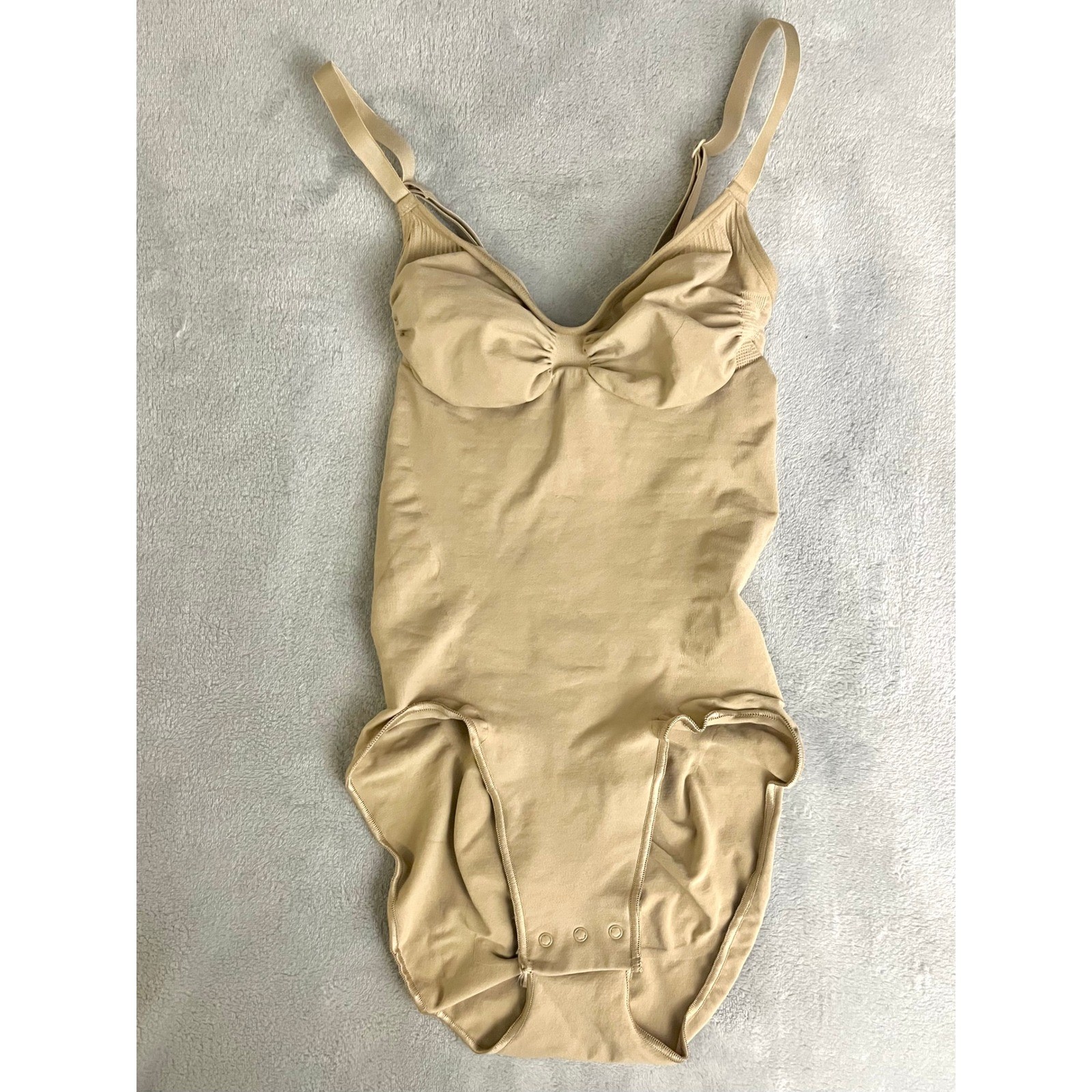 Skims M Seamless Sculpt Brief Bodysuit BBL Clay Snap Gusset Firm Control NEW Skims M Seamless Sculpt Brief Bodysuit BBL Clay Snap Gusset Firm Control NEW