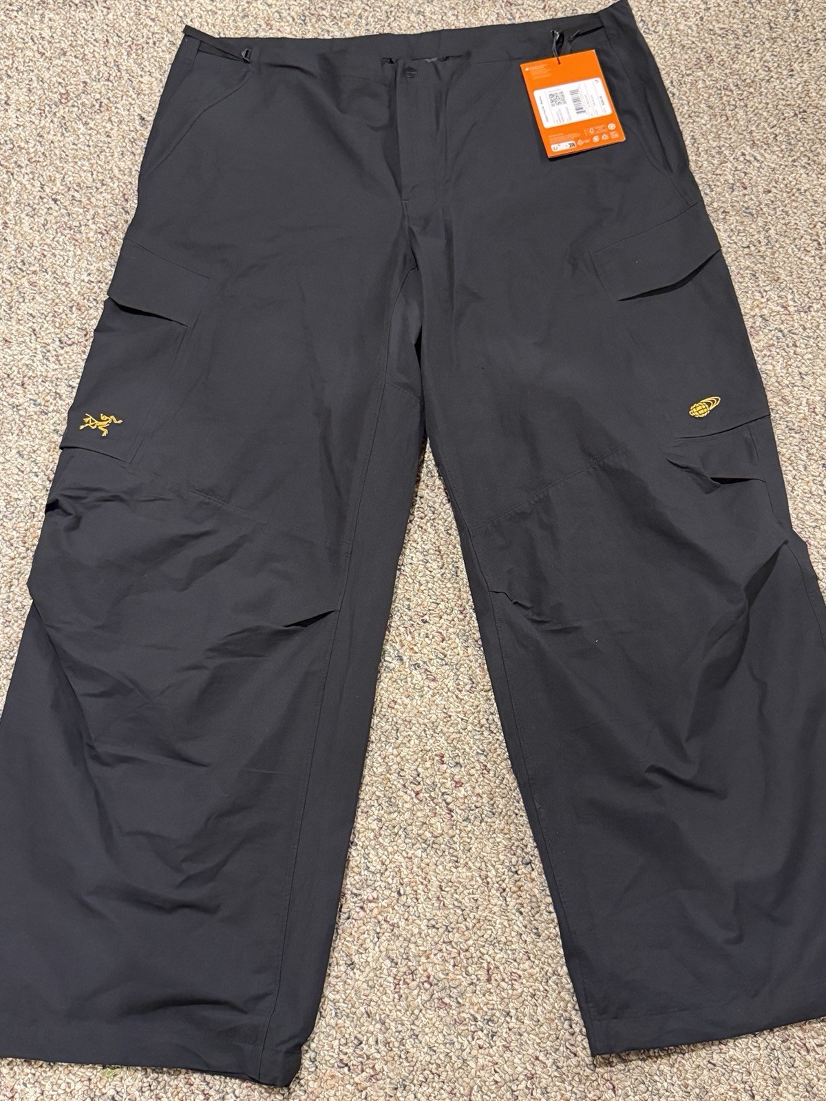 New Arc’teryx X Beams Jogen Pants, Men’s XL, 24K Black New Arc’teryx X Beams Jogen Pants, Men’s XL, 24K Black