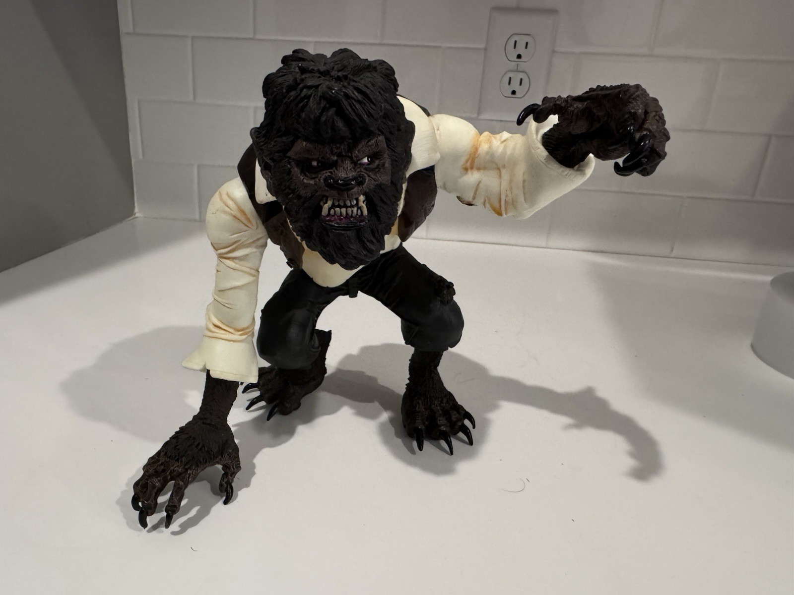 THE WOLFMAN Action Figure Deluxe 9” 2009 MEZCO Toys Universal Monsters OOP Rare THE WOLFMAN Action Figure Deluxe 9” 2009 MEZCO Toys Universal Monsters OOP Rare