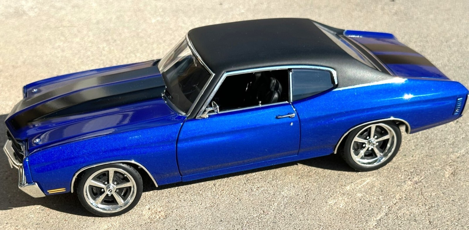 1/18 scale, YCID/Pro Touring Classic, 1970 Chevelle with Vinyl Top 