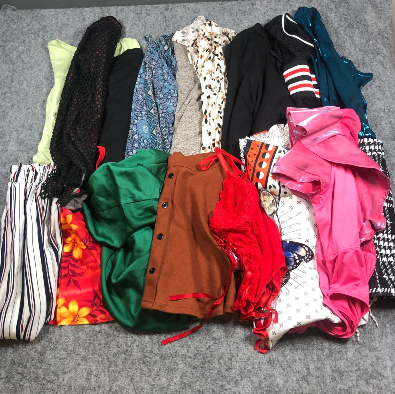 Lot of 17 Womens Fast Fashion Clothes SHEIN Mixed Bundle Tops Dresses Skirts Lot of 17 Womens Fast Fashion Clothes SHEIN Mixed Bundle Tops Dresses Skirts