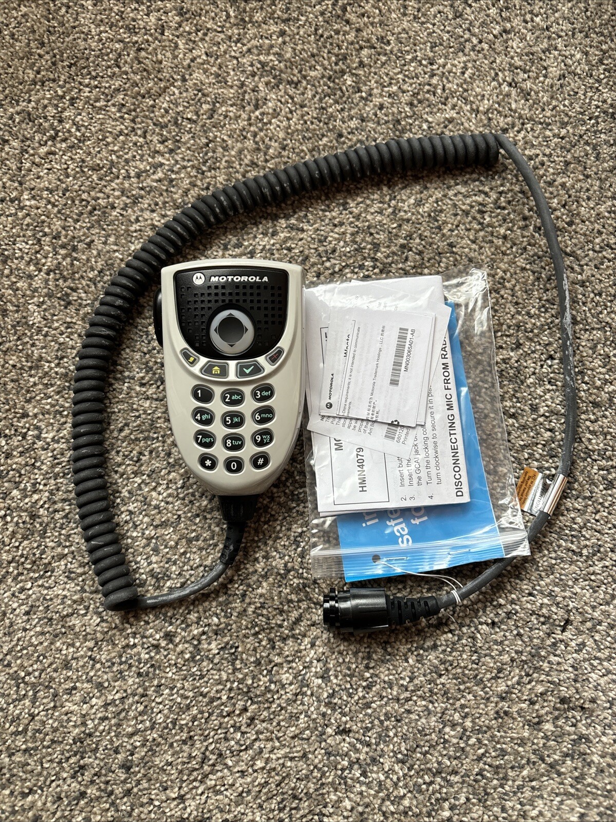 Motorola Genuine Mic and Cord HMN4079G New Motorola Genuine Mic and Cord HMN4079G New