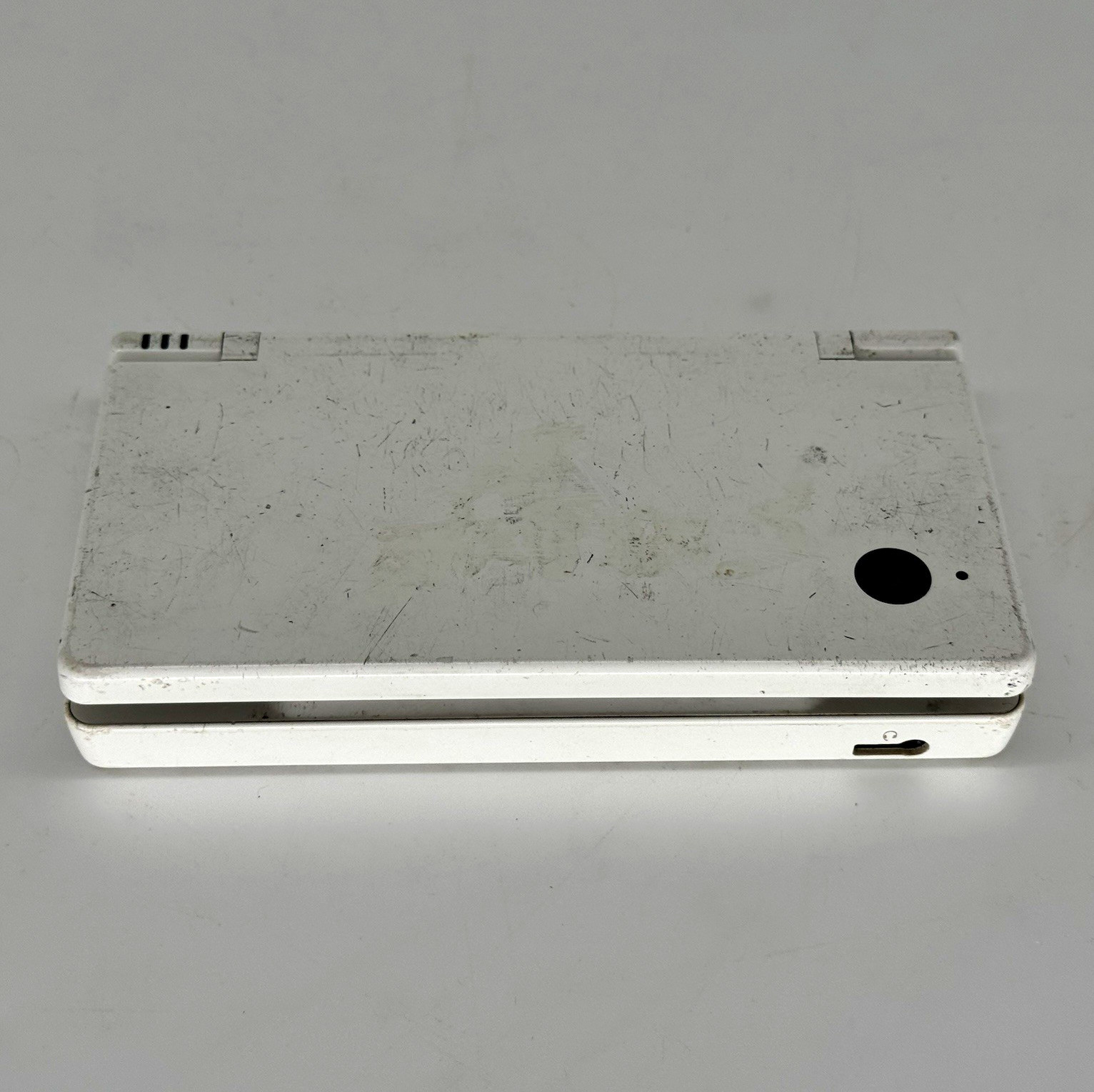Nintendo DSi White Handheld System TWL-001 2008 256MB SD Slot Mic Region Free Nintendo DSi White Handheld System TWL-001 2008 256MB SD Slot Mic Region Free