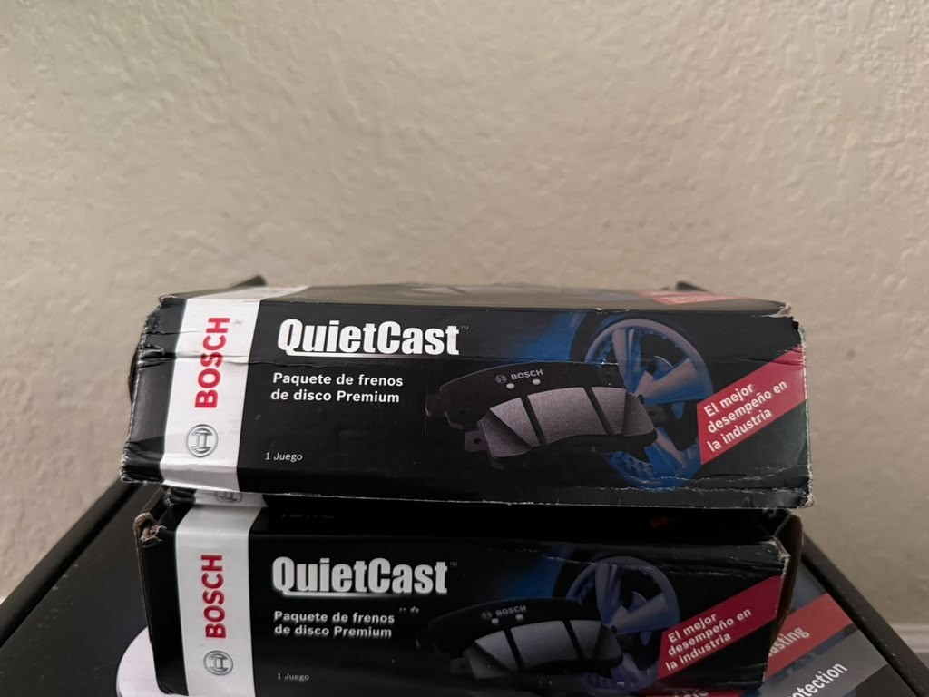 BOSCH BC1293 QuietCast Premium Ceramic Front Disc Brake Pad Set w/ Hardware