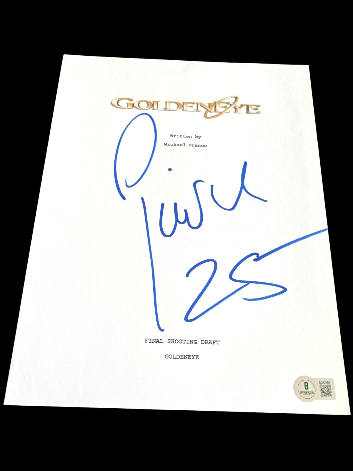 PIERCE BROSNAN SIGNED AUTOGRAPH MOVIE SCRIPT GOLDENEYE JAMES BOND BECKETT BAS D