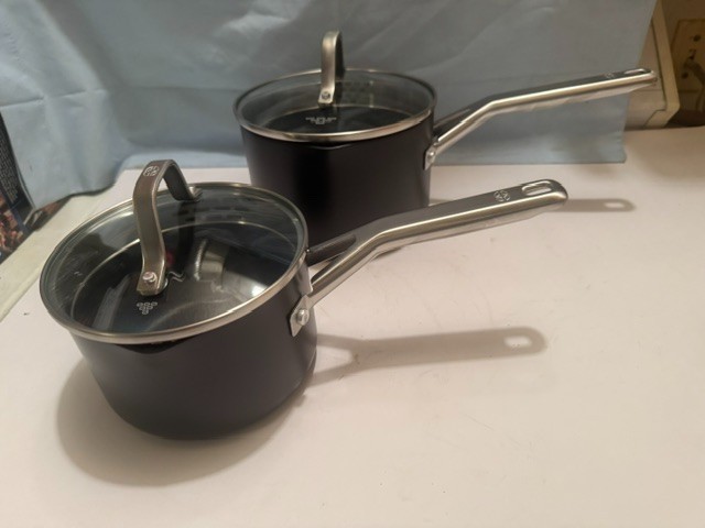 NEW Calphalon Hard-Anodized Alum Nonstick 1.5 & 2.5 QT SAUCEPAN W/STRAINER LIDS NEW Calphalon Hard-Anodized Alum Nonstick 1.5 & 2.5 QT SAUCEPAN W/STRAINER LIDS