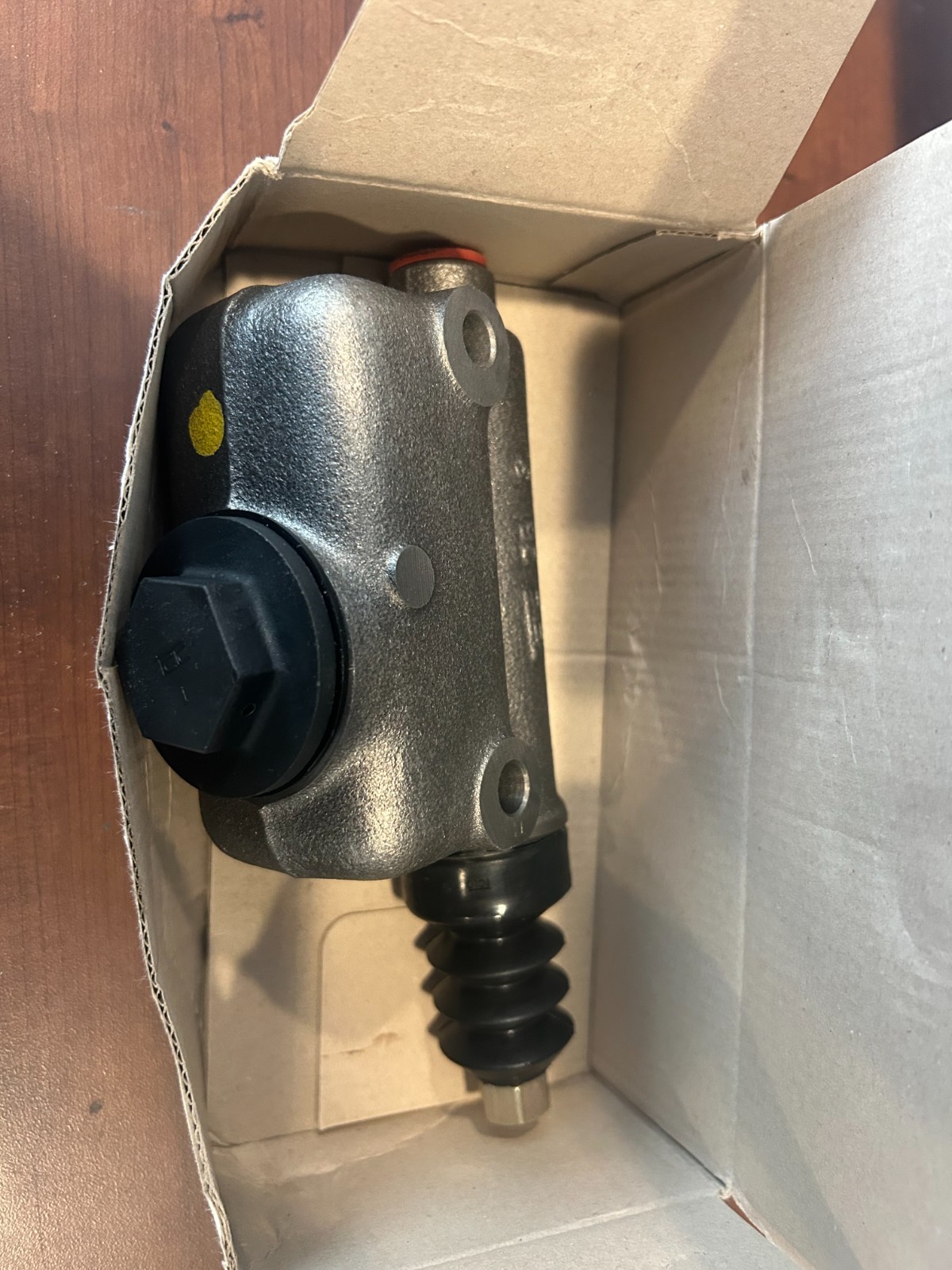 CL2389936 Brake Master Cylinder for Clark, Yale, Hyster, Cat CL2389936 Brake Master Cylinder for Clark, Yale, Hyster, Cat