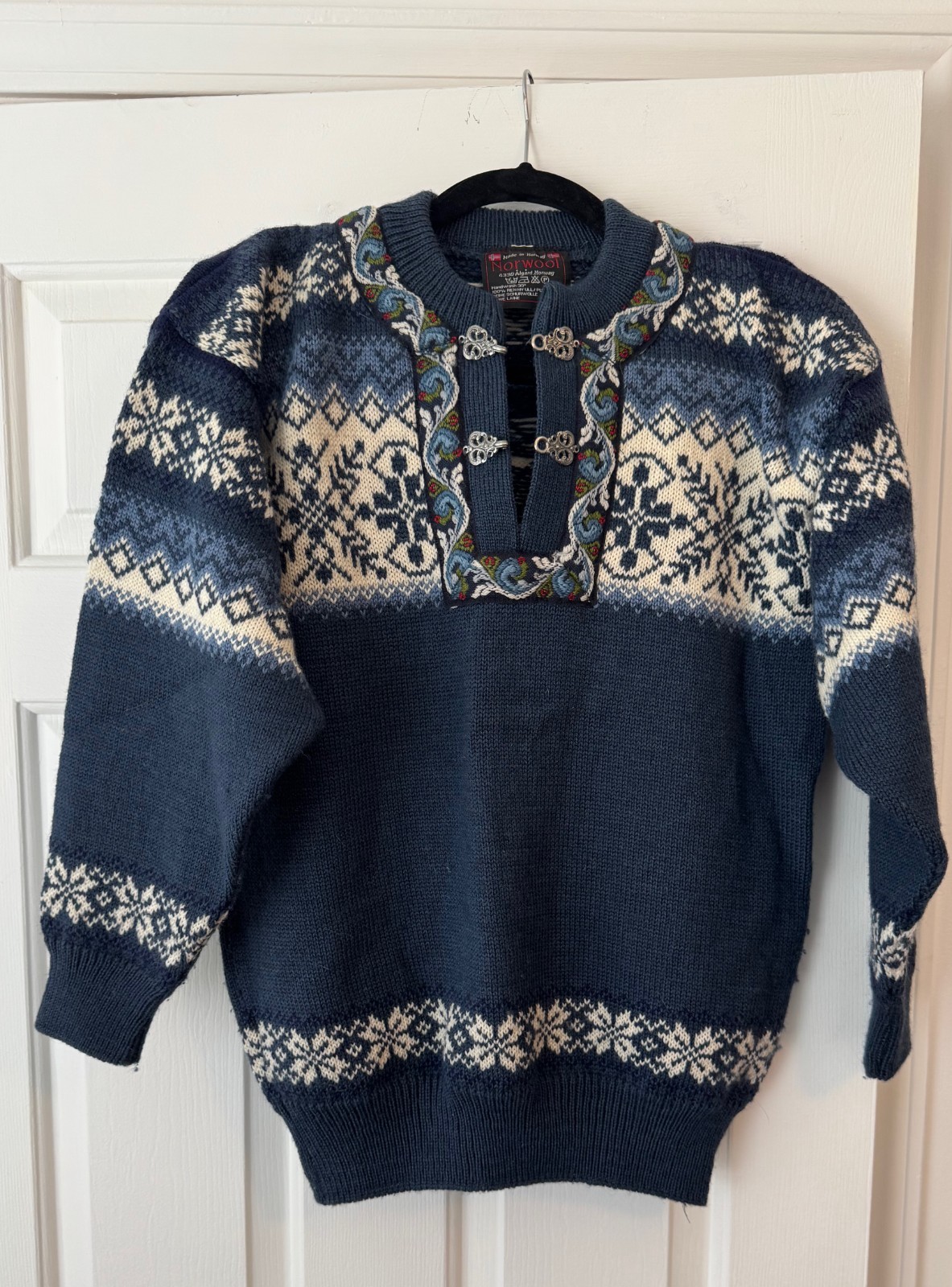 Norwool Norway 100% New Wool Nordic Sweater Blue Pewter Clasp Women\'s Size Small Norwool Norway 100% New Wool Nordic Sweater Blue Pewter Clasp Women\'s Size Small