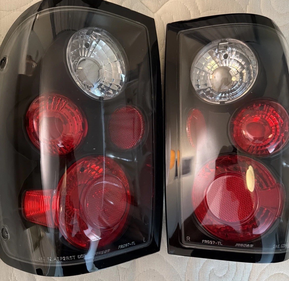 Fits 2001-2005 Ford Ranger Pickup Truck Black Tail Brake Lights Pair Left+Right Fits 2001-2005 Ford Ranger Pickup Truck Black Tail Brake Lights Pair Left+Right