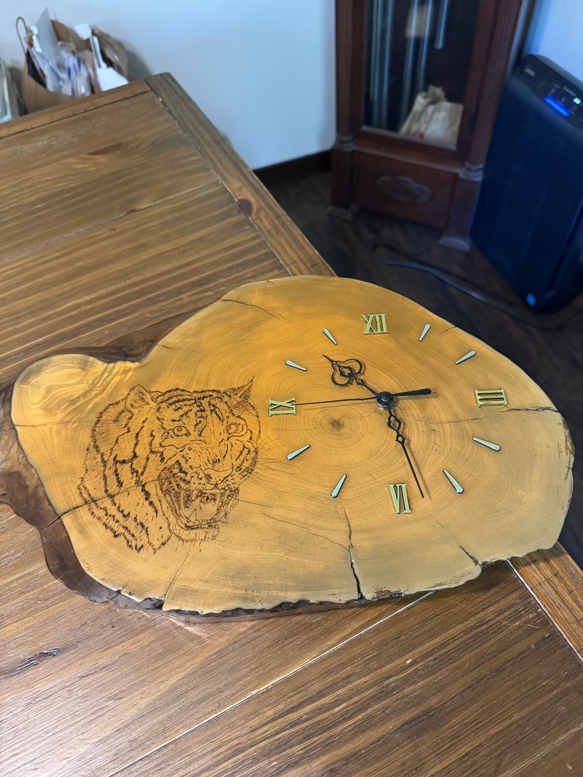 Vintage 1985 Live Edge Tiger Wood Slab Wall Clock Pyrography Working 19” Vintage 1985 Live Edge Tiger Wood Slab Wall Clock Pyrography Working 19”