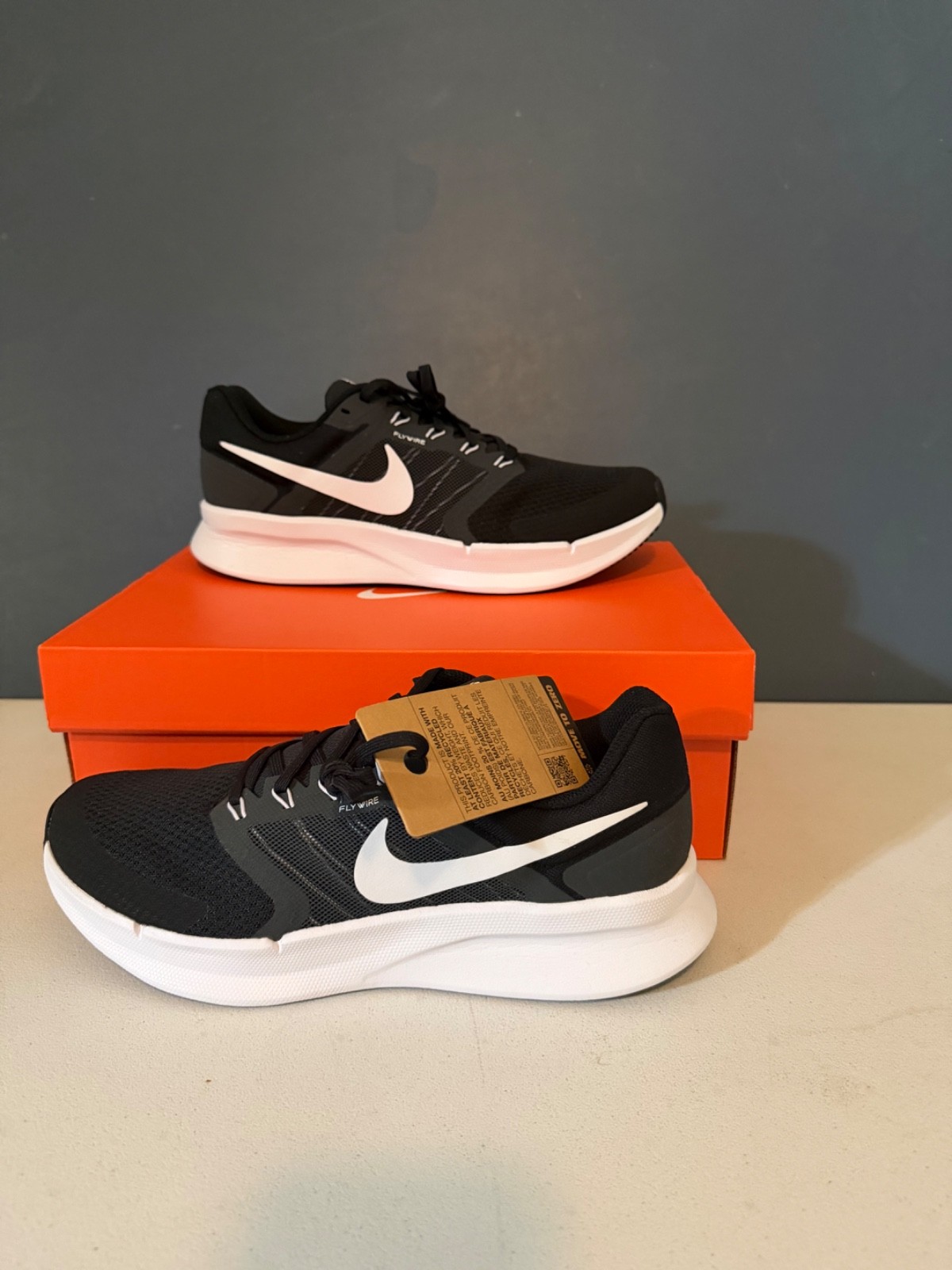 Size 10 - Nike Run Swift 3 Black White Size 10 - Nike Run Swift 3 Black White