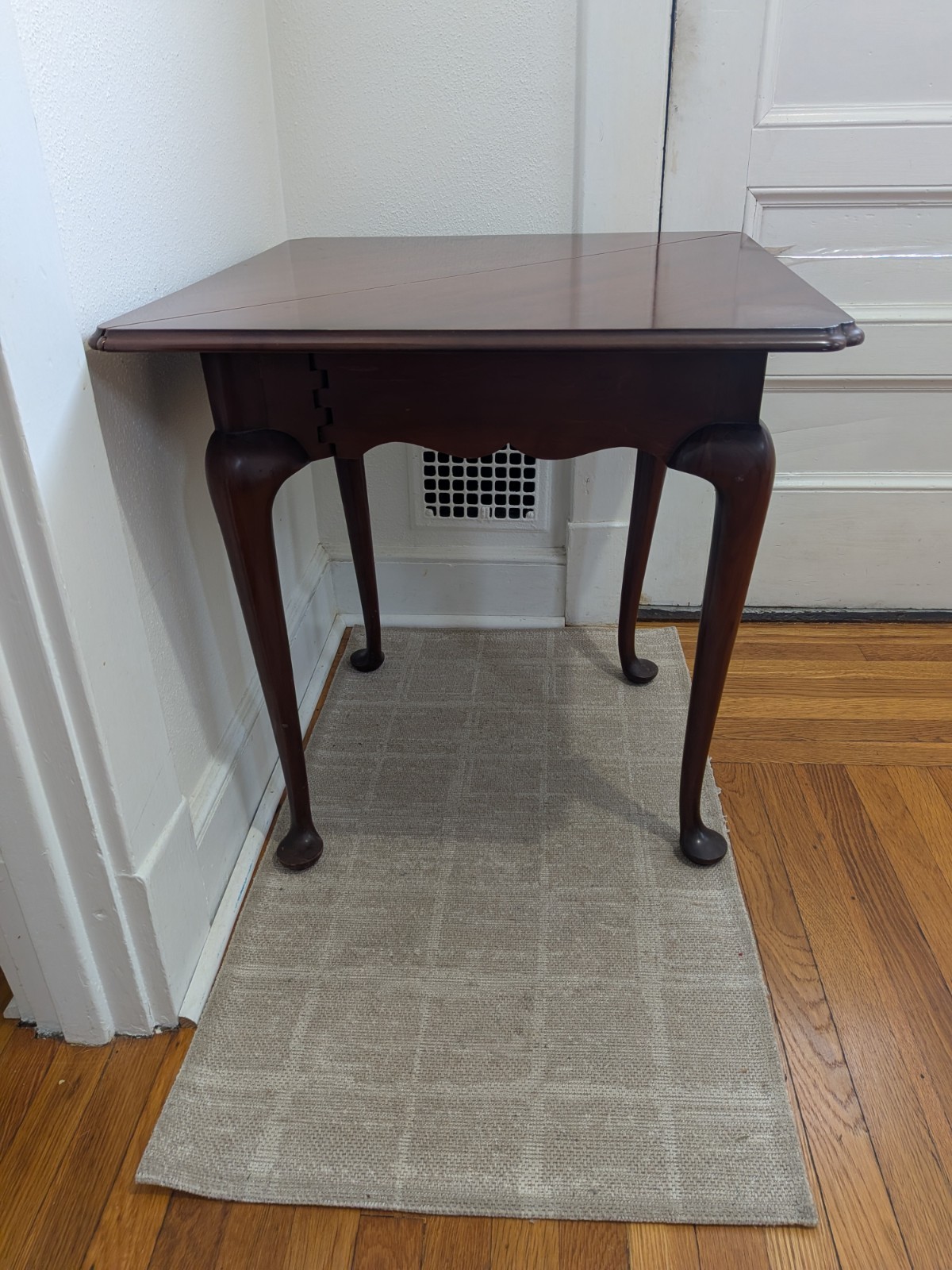 Vintage Kittinger CW Mahogany Hankerchief Dropleaf Table/ Priced for Quick Sale Vintage Kittinger CW Mahogany Hankerchief Dropleaf Table/ Priced for Quick Sale