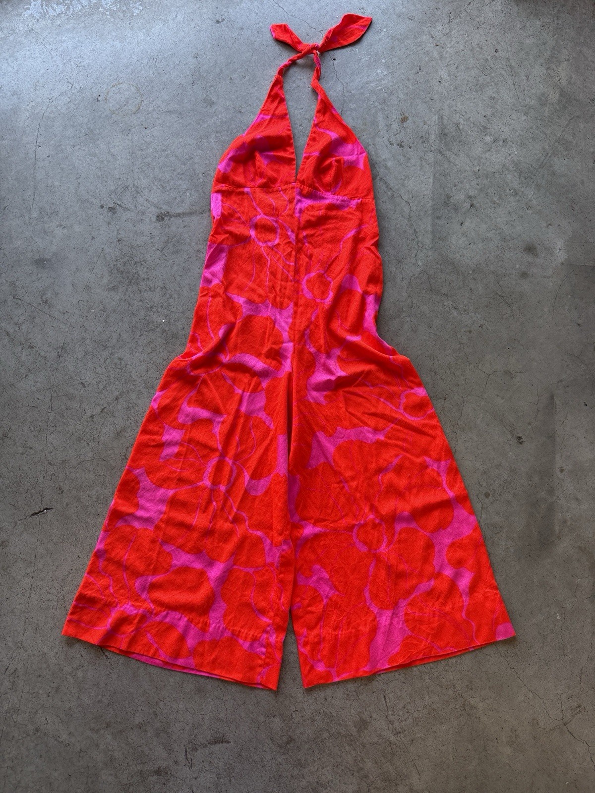 Very Rare Late 1960s/70s Fumi’s Floral Haltered Palazzo Wide Leg Jumpsuit. Very Rare Late 1960s/70s Fumi’s Floral Haltered Palazzo Wide Leg Jumpsuit.