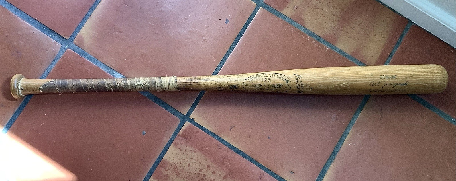 Louisville Slugger Vintage Genuine Carl Yastrzemski Bat Game Used Louisville Slugger Vintage Genuine Carl Yastrzemski Bat Game Used