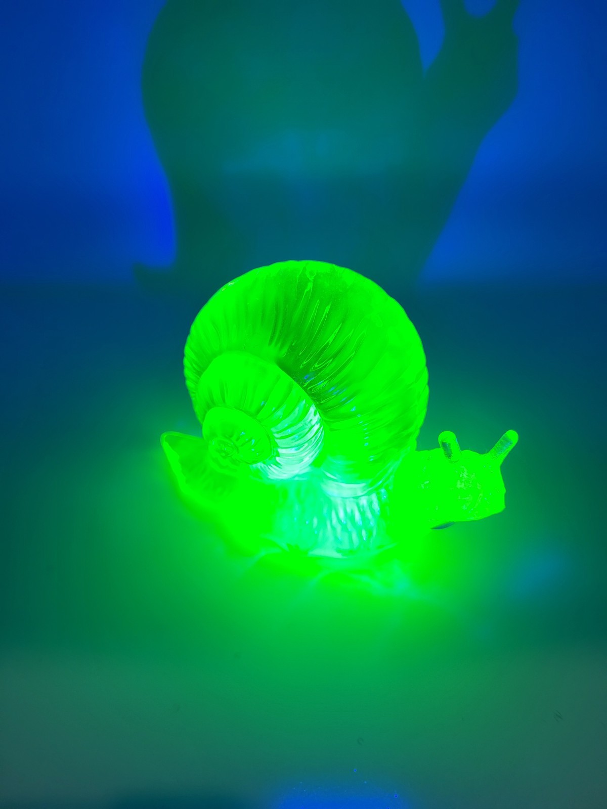 Fenton Yellow Opalescent Vaseline Uranium Glass Snail Figurine Orginal Sticker Fenton Yellow Opalescent Vaseline Uranium Glass Snail Figurine Orginal Sticker