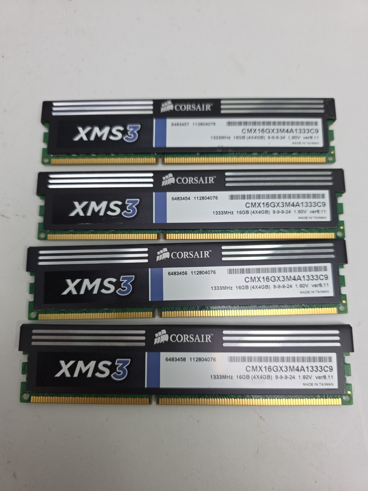 Corsair XMS3 16GB Kit (4x4GB) PC3-10600 DDR3-1333 MHz RAM DIMM CMX16GX3M4A1333C9 Corsair XMS3 16GB Kit (4x4GB) PC3-10600 DDR3-1333 MHz RAM DIMM CMX16GX3M4A1333C9