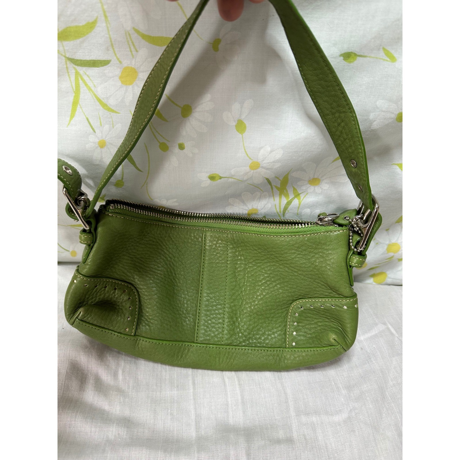 Coach Soho Green Pebbled Leather Small Hobo Shoulder Bag 5052 Y2K Vintage Coach Soho Green Pebbled Leather Small Hobo Shoulder Bag 5052 Y2K Vintage