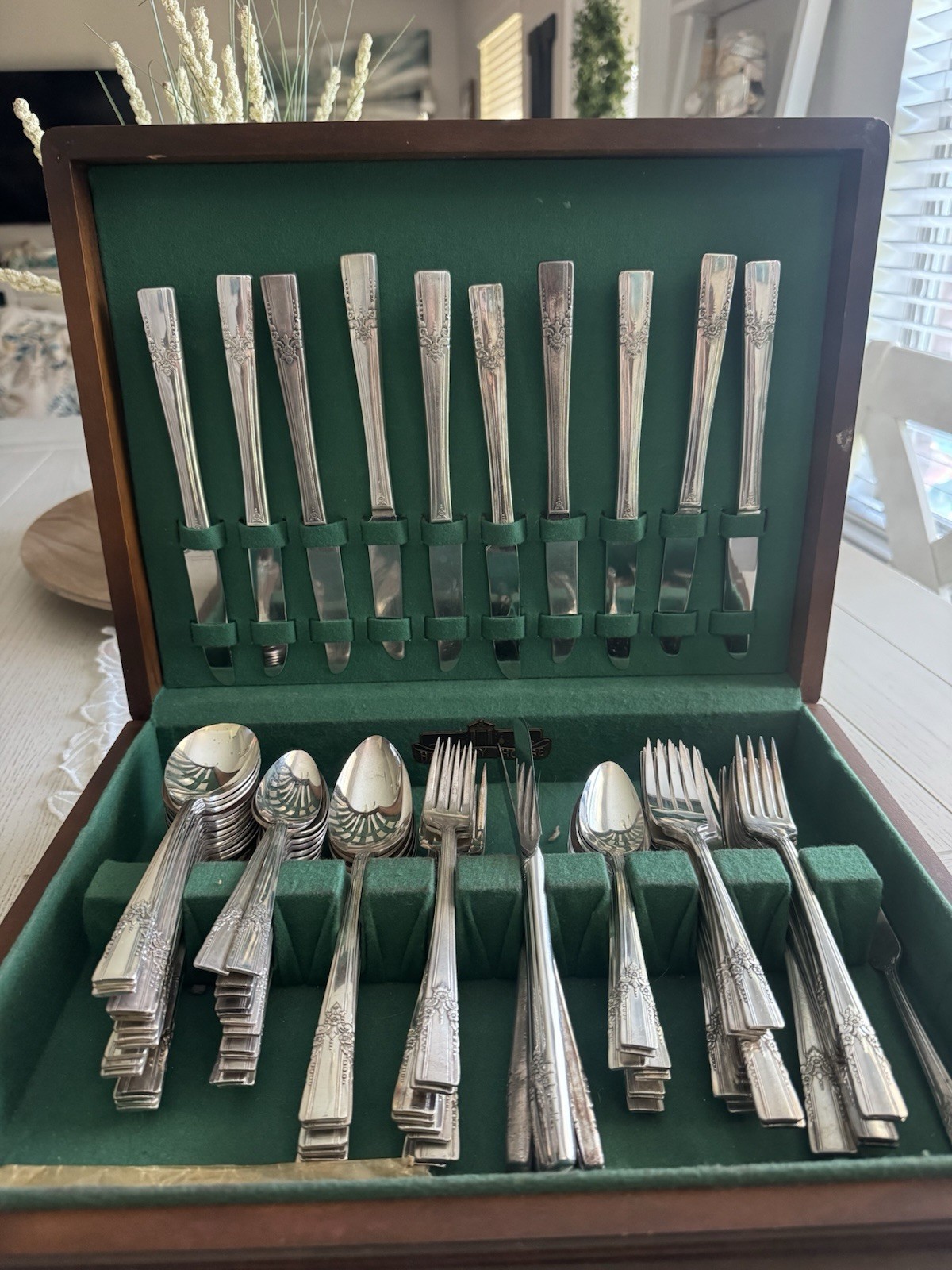 Vintage Wm. A. Rogers AA Heavy Silverplate Flatware Set w/ Harmony House Case
