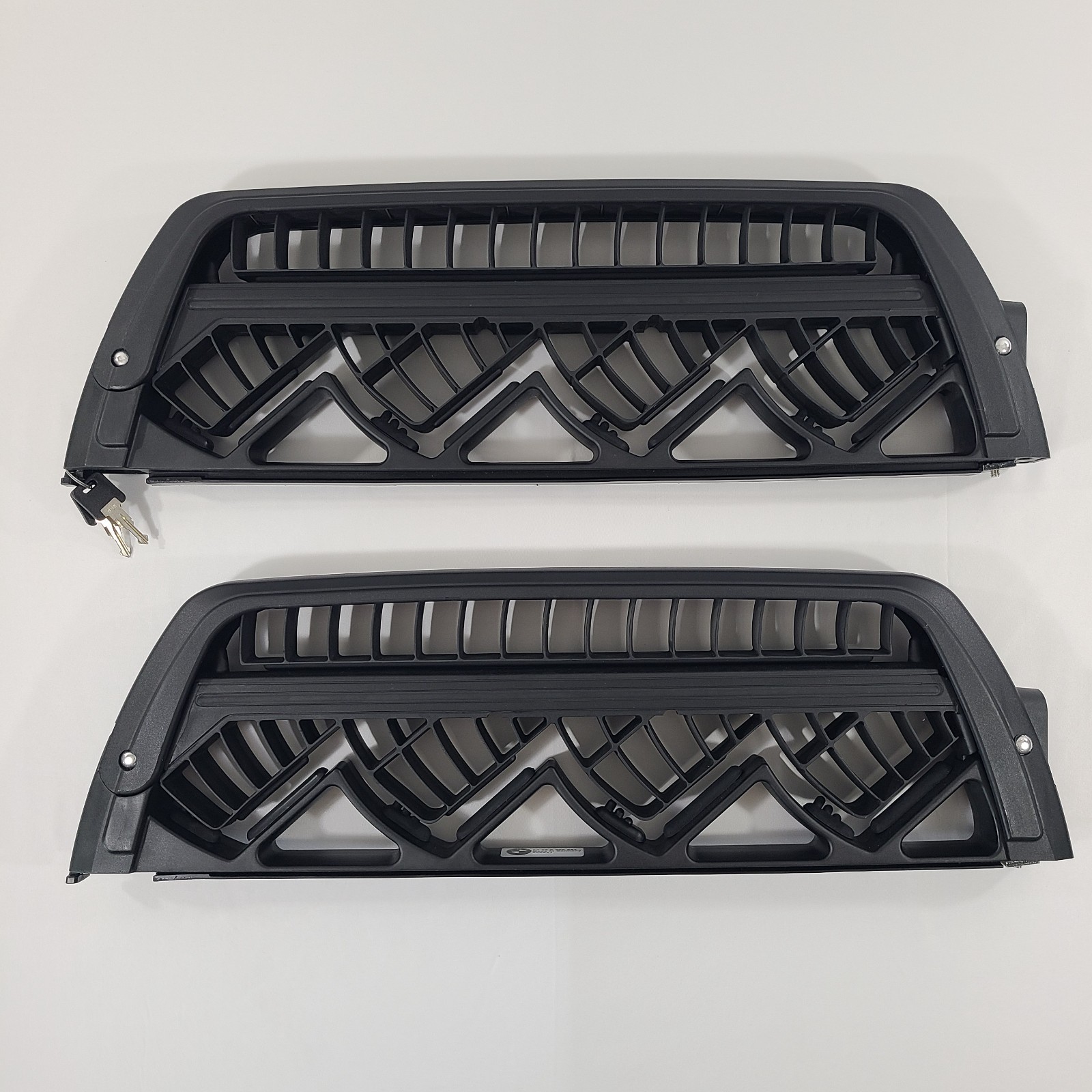 BMW OEM Ski & Snowboard Roof Carrier Mount Kit (Part No. 82720406587) BMW OEM Ski & Snowboard Roof Carrier Mount Kit (Part No. 82720406587)