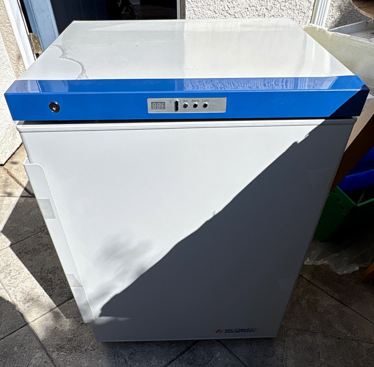 Global Industrial Pharmaceutical Lab Refrigerator 2453702 4.2 cu ft 115V Global Industrial Pharmaceutical Lab Refrigerator 2453702 4.2 cu ft 115V