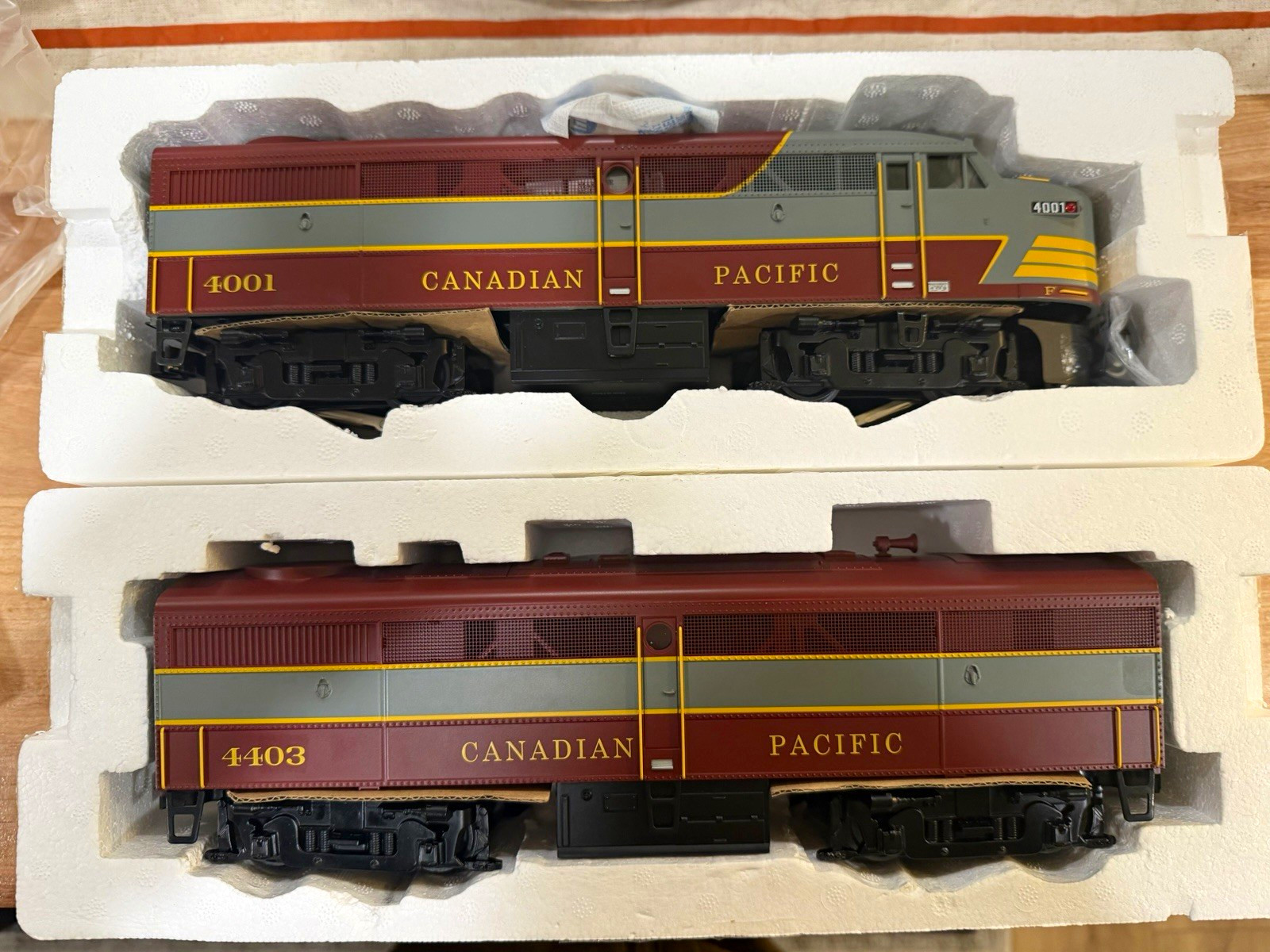 Williams by Bachmann O Gauge Canadian Pacific FA1/FB1 Powered & Dummy 23202