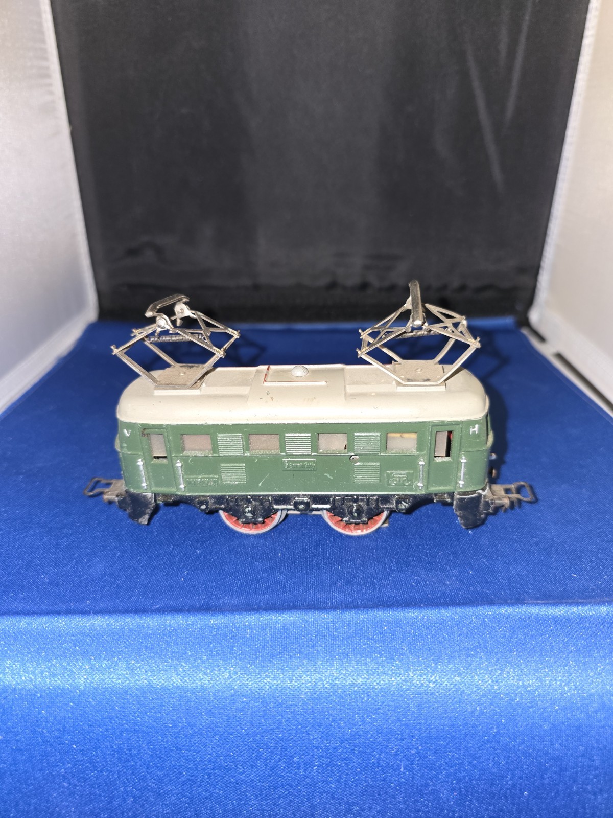 Vintage Marklin ES 800 HO Scale Electric Locomotive Germany Die Cast UNTESTED