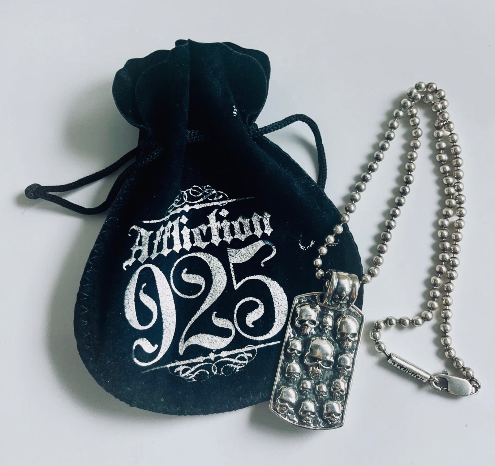 Vtg Affliction 925 Sterling Silver Clustered Skull Pile Dog Tag Chain Bag Set Vtg Affliction 925 Sterling Silver Clustered Skull Pile Dog Tag Chain Bag Set