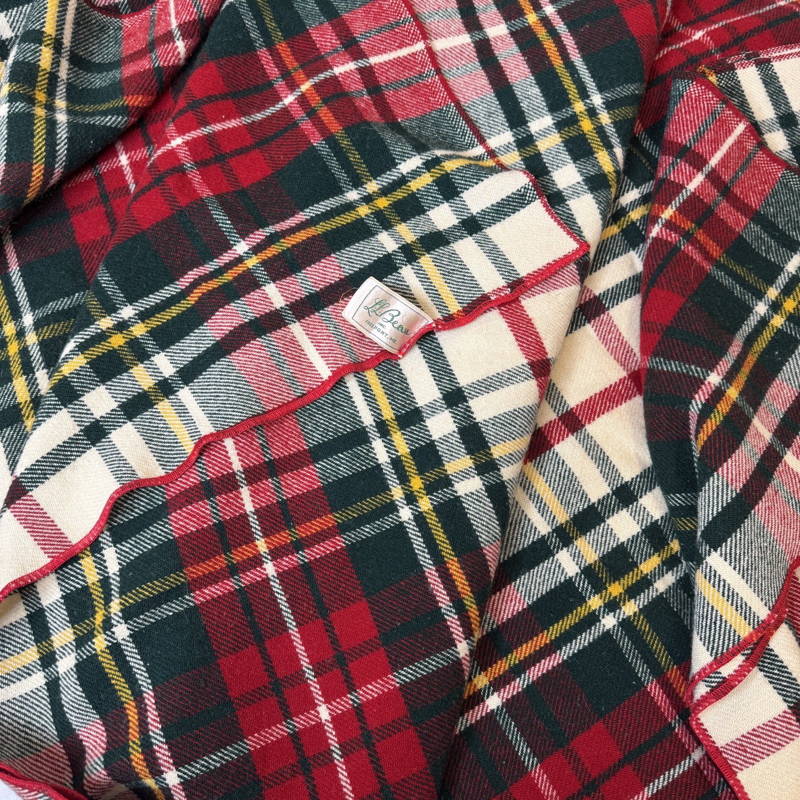 Vtg LL Bean Wool Tartan Plaid Wool Camp Blanket Cream/Red/Green Cursive Tag