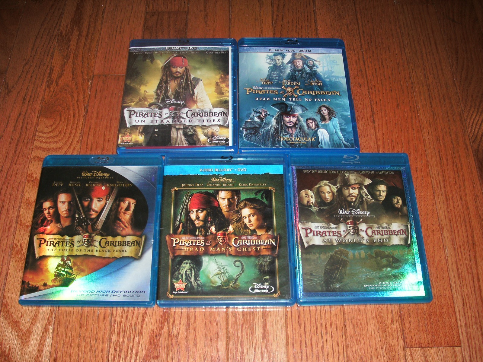 Disneys Pirates of the Caribbean 5 movie set on Blu-ray. No DVD disc Johnny Depp Disneys Pirates of the Caribbean 5 movie set on Blu-ray. No DVD disc Johnny Depp