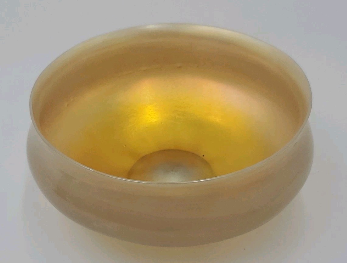 L.C.T. Louis Comfort Tiffany Gold Favrile Art Glass Bowl 7\ L.C.T. Louis Comfort Tiffany Gold Favrile Art Glass Bowl 7\