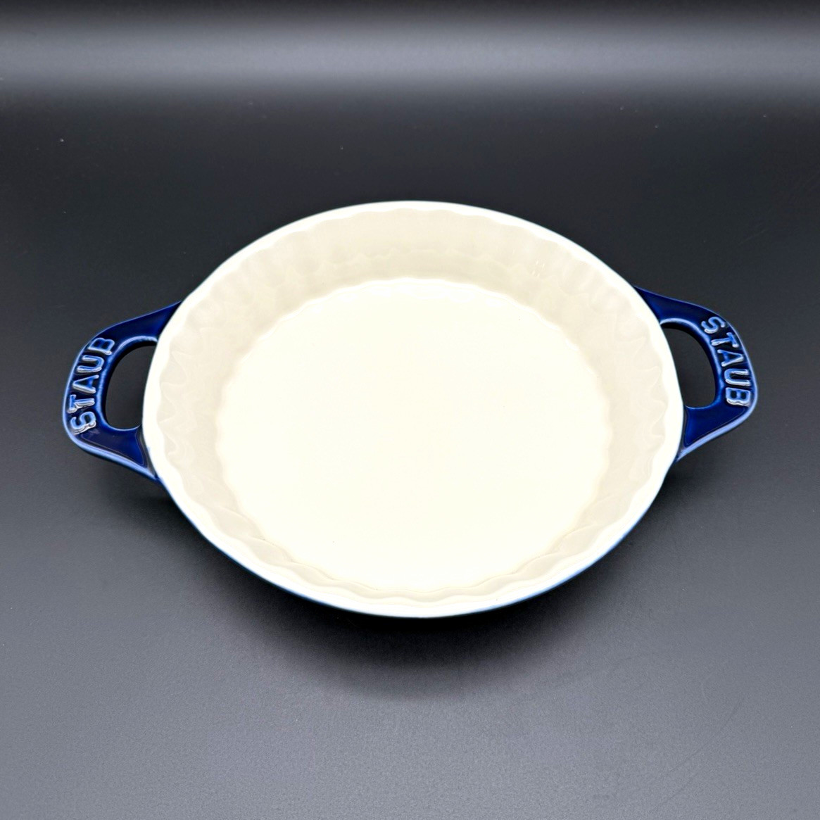 Staub Ceramic Pie Dish 9\