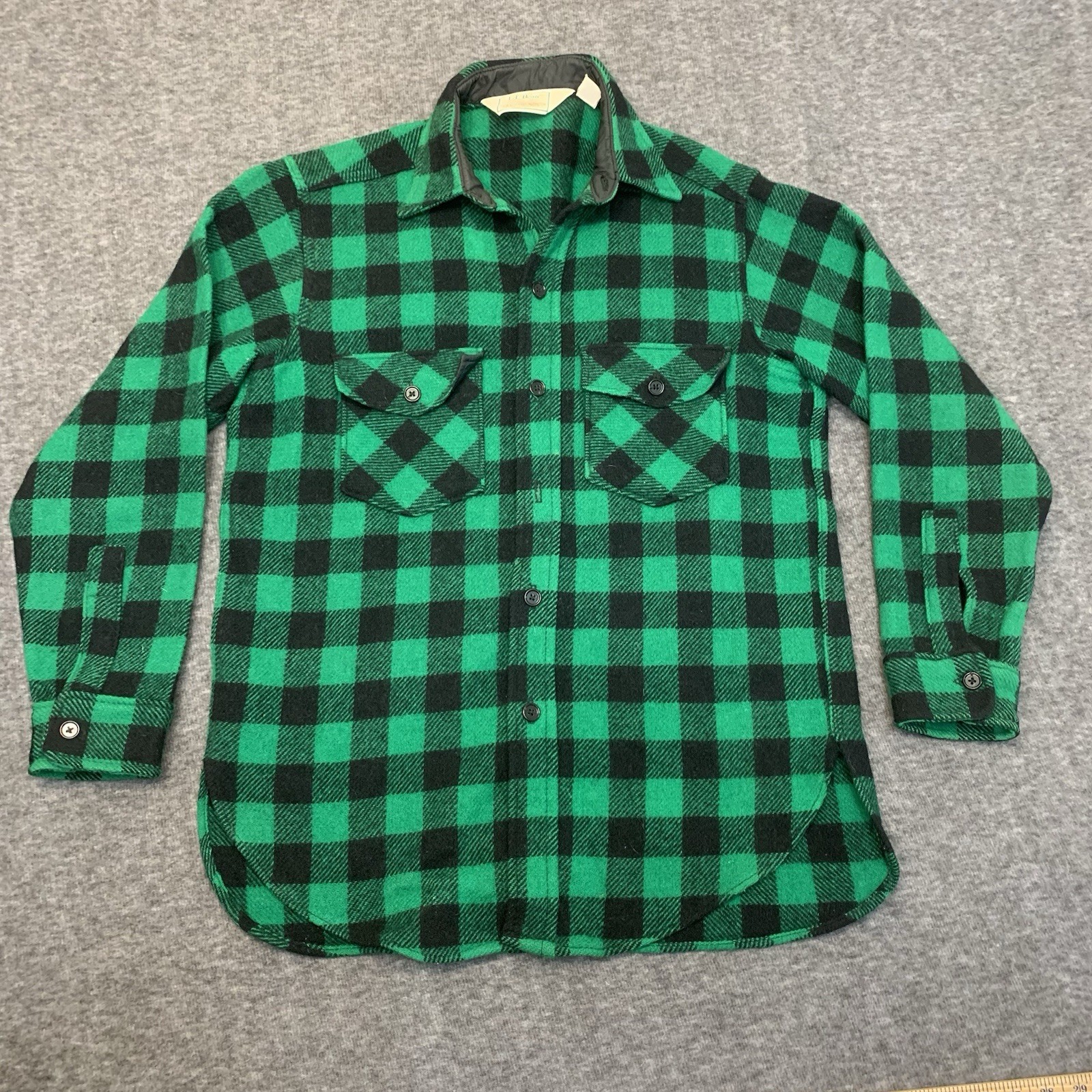 VINTAGE LL BEAN BUFFALO PLAID BLACK GREEN FLANNEL SHIRT OLD FRIENDS SIZE MEDIUM 