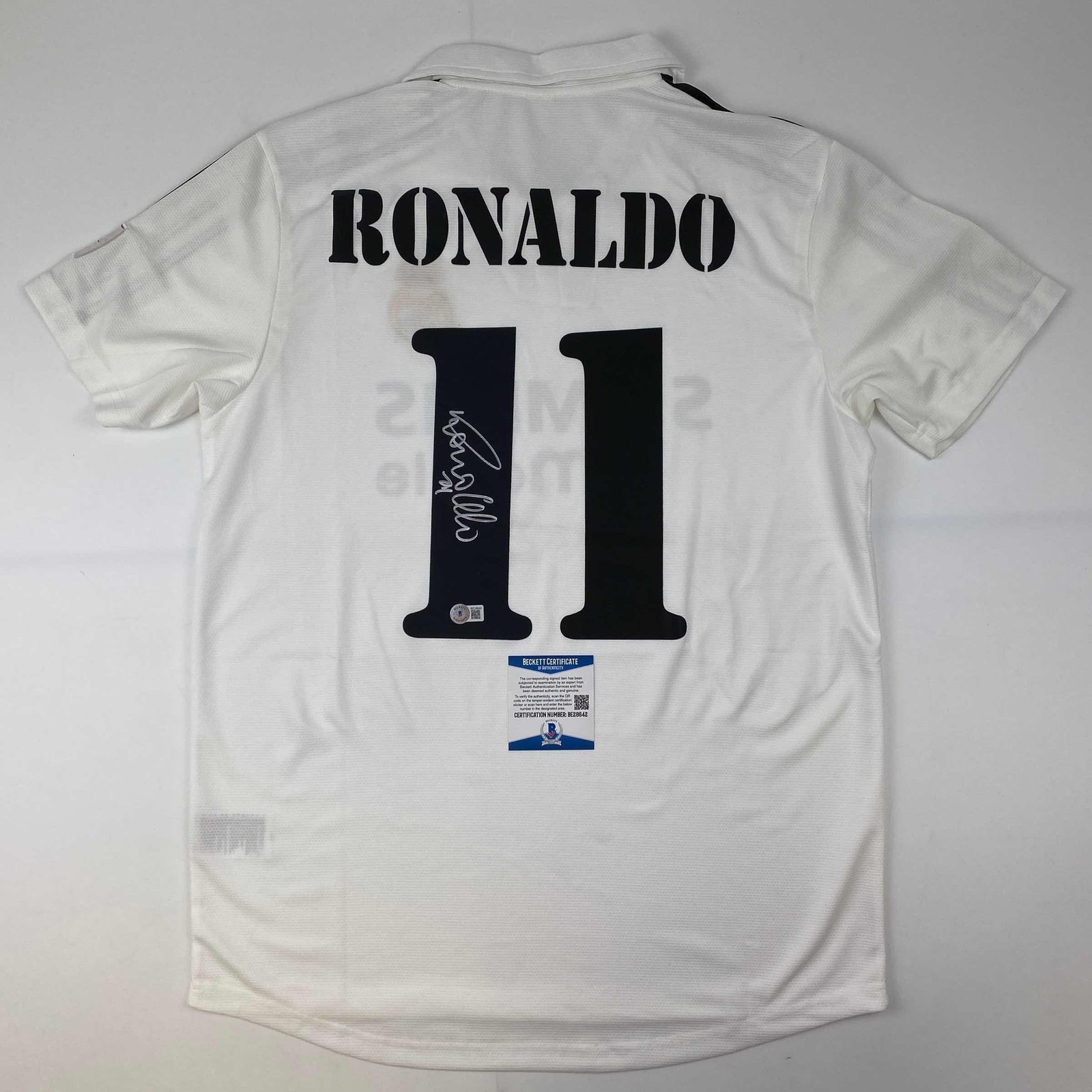 Autographed/Signed Ronaldo Nazario Real Madrid White Jersey Beckett BAS COA Autographed/Signed Ronaldo Nazario Real Madrid White Jersey Beckett BAS COA