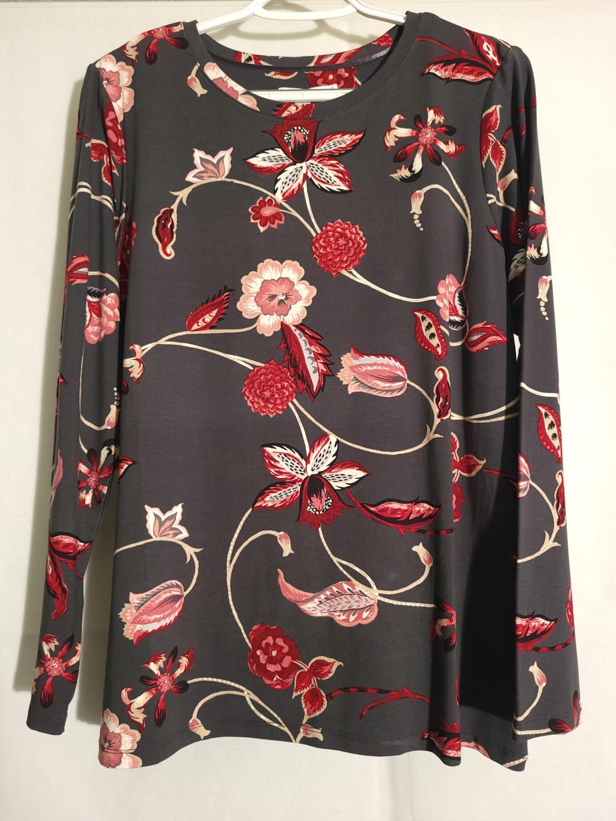 Chicos-NWT-Dark Gray Red Beige Floral Touch of Cool Long Sleeve Knit Top-2 LARGE