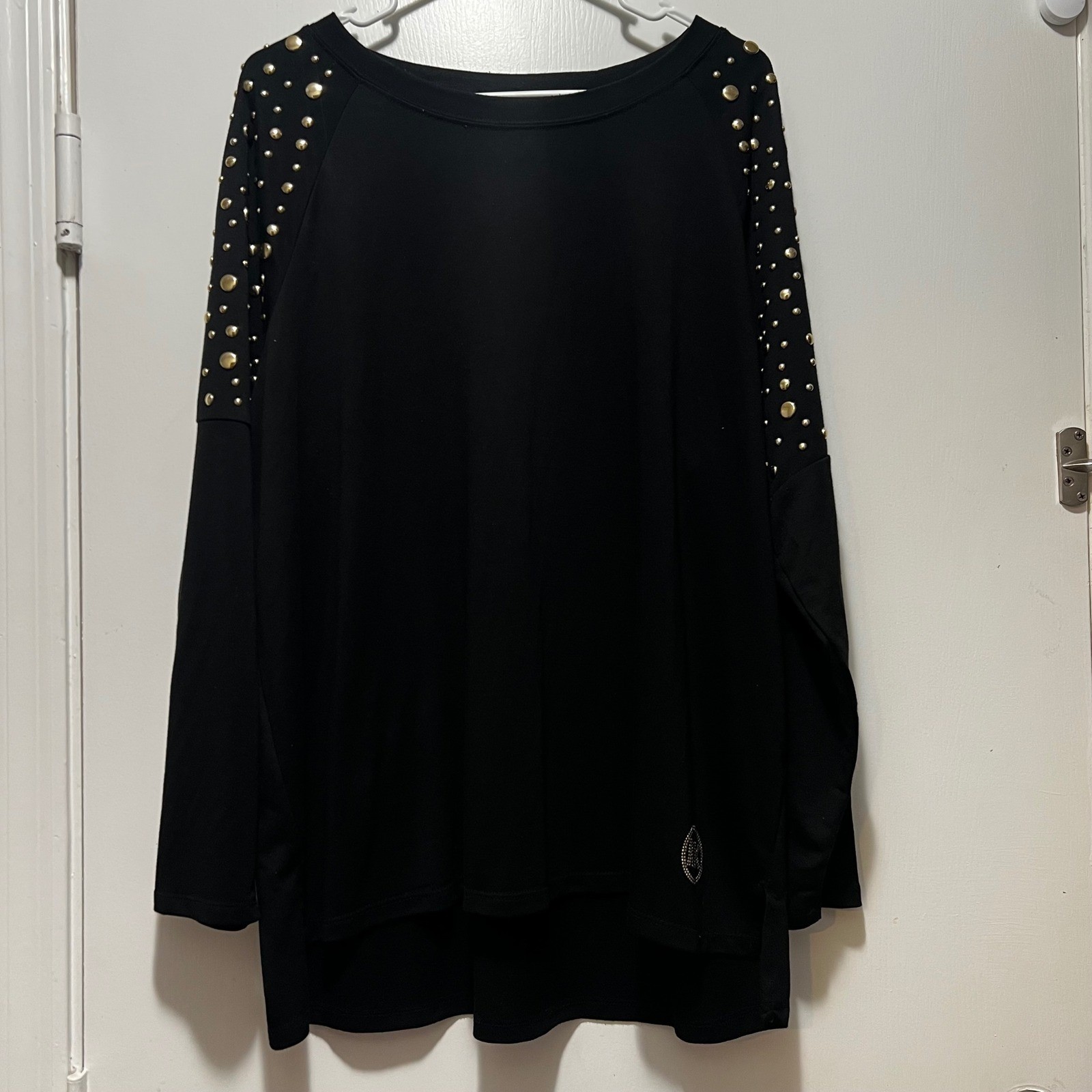 Michael Kors Black Gold Studded Raglan Long Sleeve Top 2X High Low Hem Michael Kors Black Gold Studded Raglan Long Sleeve Top 2X High Low Hem