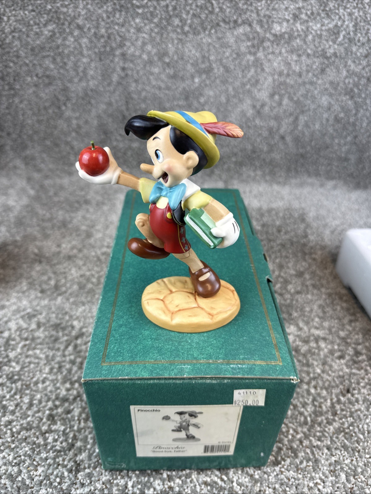 WDCC Walt Disney Classic Collection Pinocchio “Good-bye Father” In Box W/CoA WDCC Walt Disney Classic Collection Pinocchio “Good-bye Father” In Box W/CoA