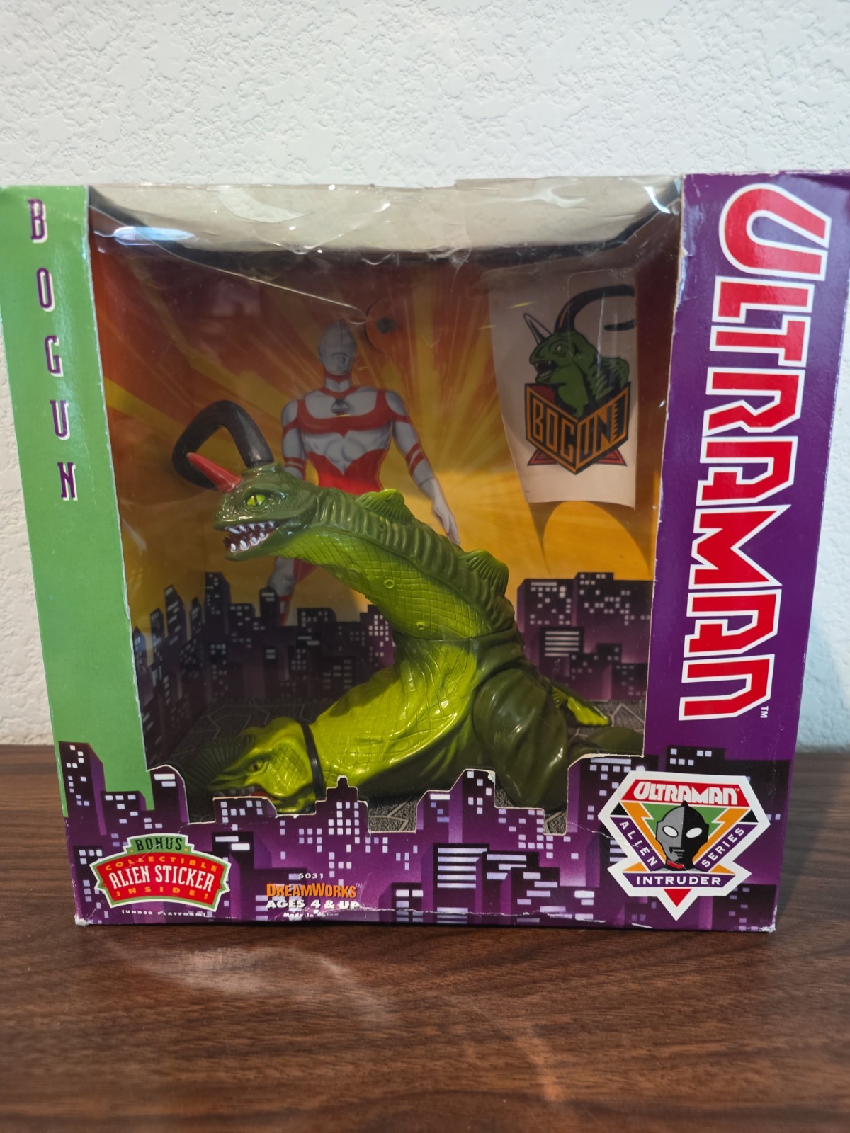 Ultraman Alien Intruder Bogun Action Figure Dreamworks 1991 - Tsuburaya / Bandai Ultraman Alien Intruder Bogun Action Figure Dreamworks 1991 - Tsuburaya / Bandai